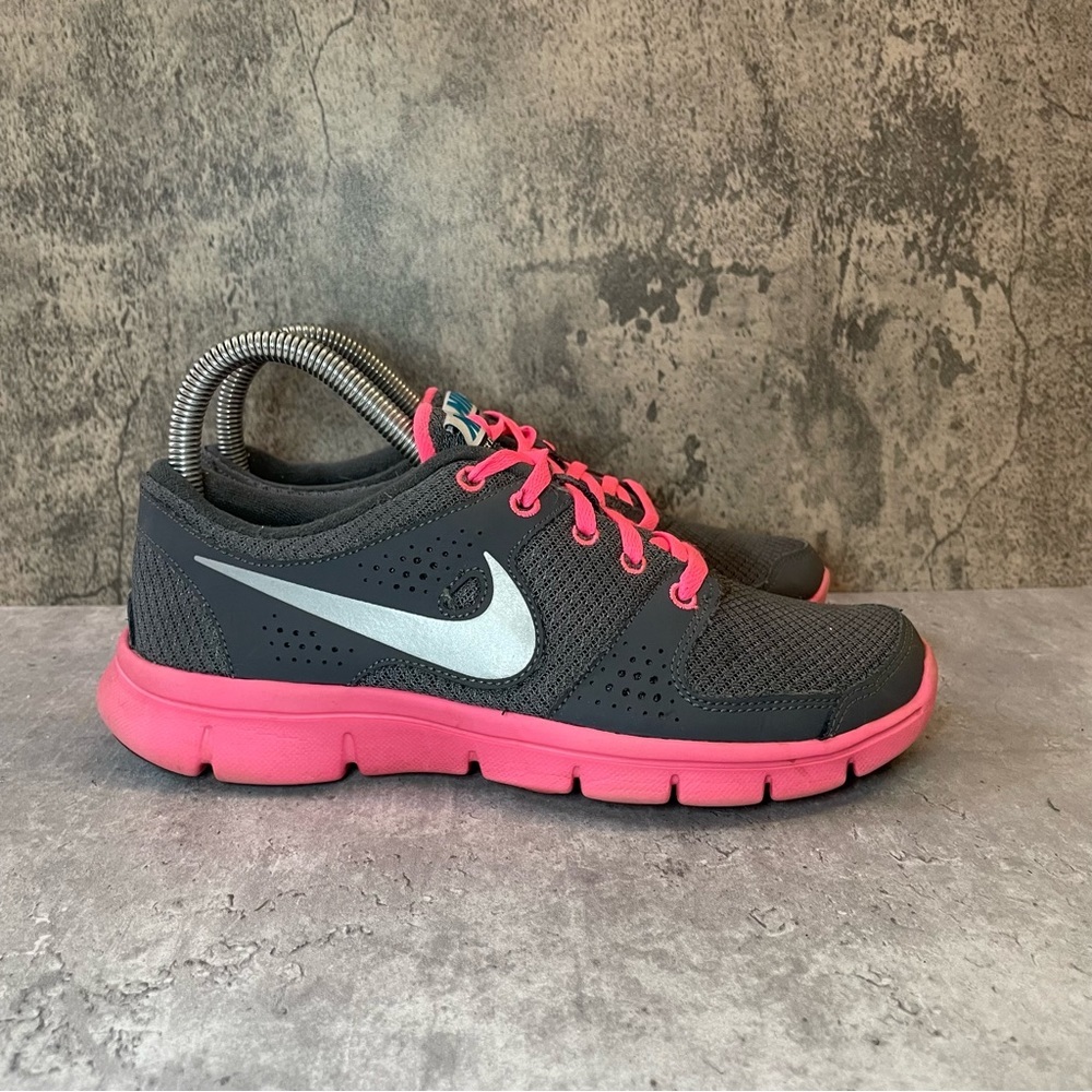 Nike Flex Experience Run Running Shoes Womens sz 6.5 - grey/pink